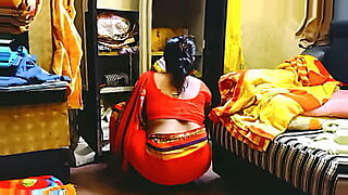 जबरदस्ती-मामी-के-साथ