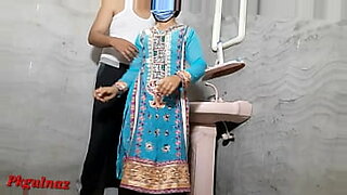 indian saree girl oil massage