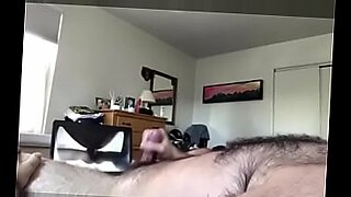 cuckold lick cum from wife pussy