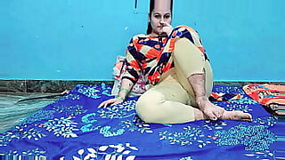 queen-goa-boob-suck